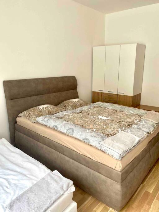 Spacious 2Br Apartment 6Min From Prague Castle! ภายนอก รูปภาพ